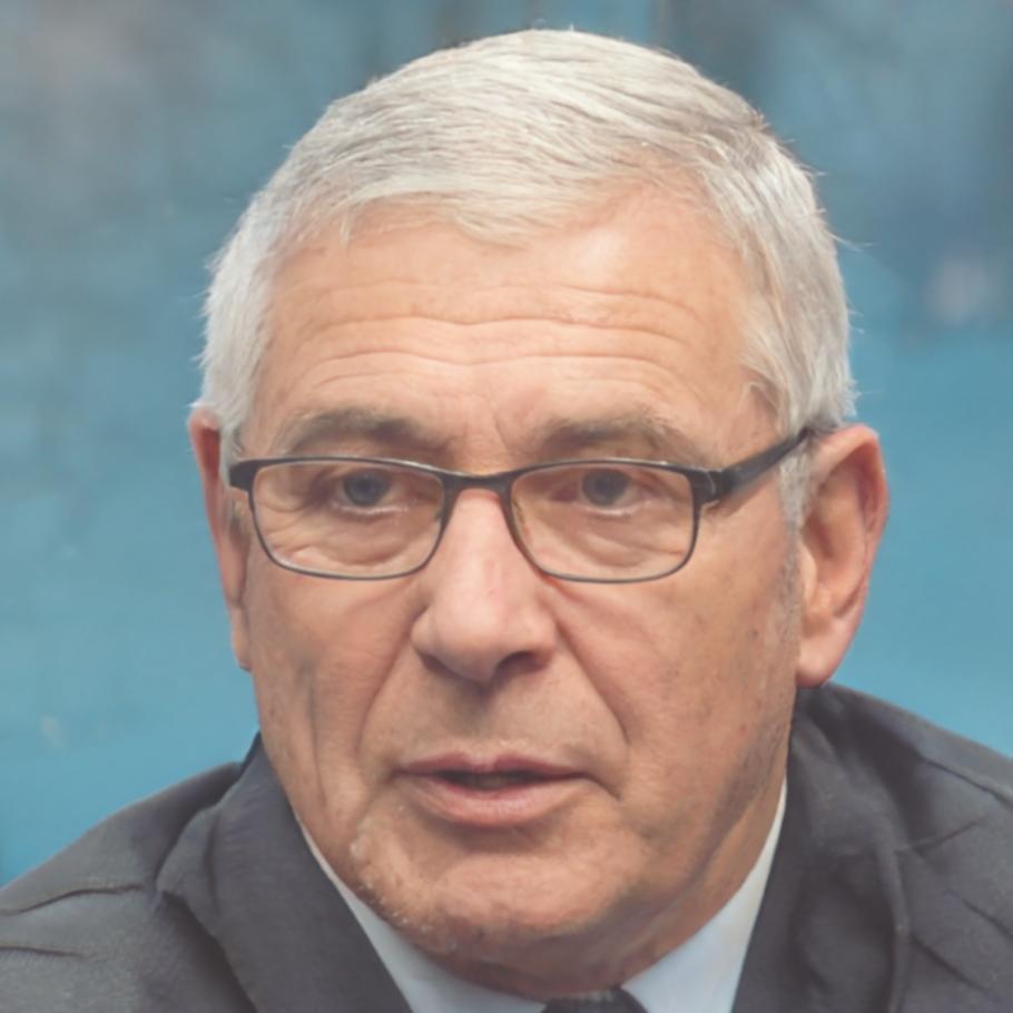 Portrait de Marc, utilisateur satisfait de nos services financiers